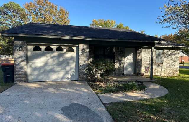 Photo of Welcome to your new home in the heart of Russellville, AR!