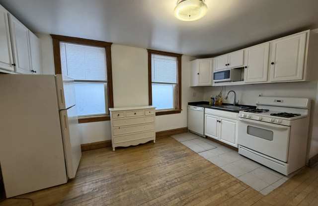 2067 North Leavitt Street