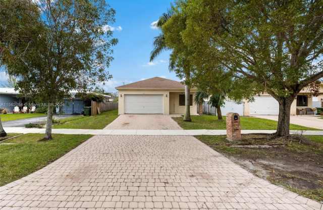 530 NW 20th St - 530 Northwest 20th Street, Homestead, FL 33030