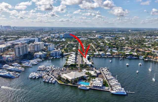 2727 Yacht Club Boulevard