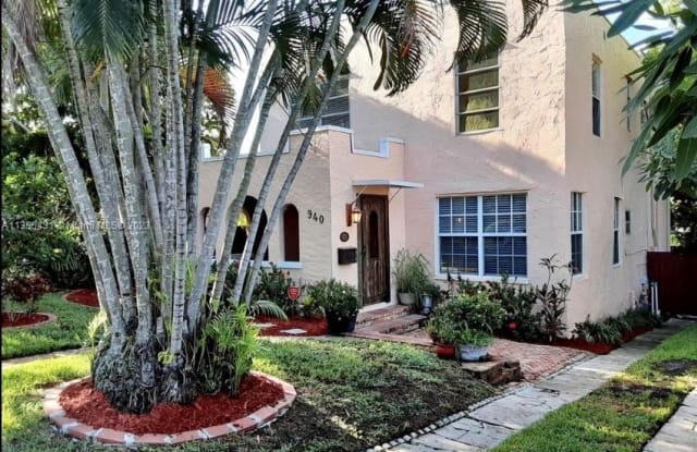 940 39th Ct - 940 39th Court, West Palm Beach, FL 33407