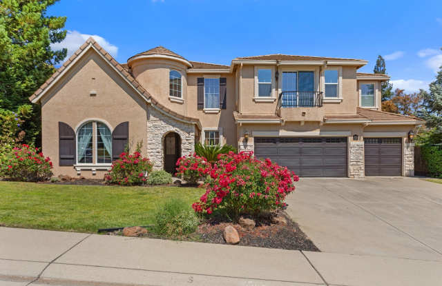 Beautiful Rocklin Home with a Pool!