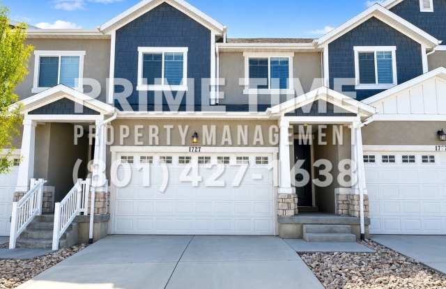 Beautiful 3-Bedroom Townhome in Lehi – Community Pool, Pickleball & More!