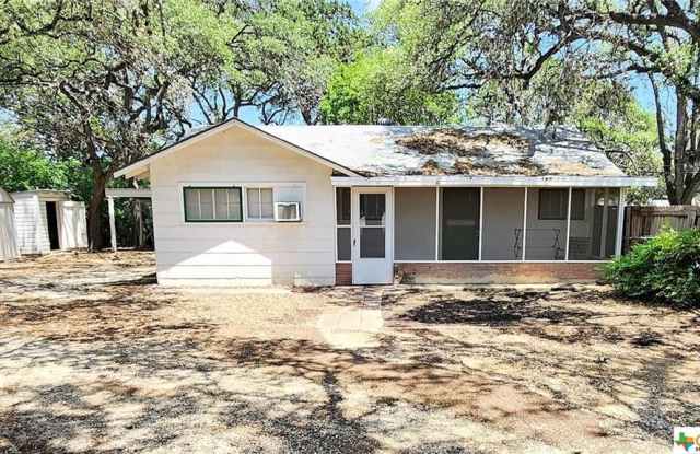 1432 N Walnut Avenue - 1432 North Walnut Avenue, New Braunfels, TX 78130