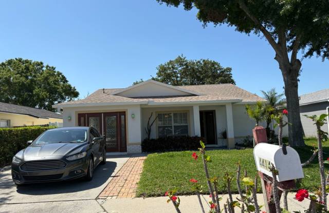 Photo of 4 bedroom with bonus room near MacDill