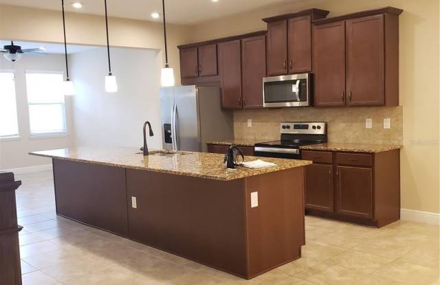 8085 GLENLLOYD AVENUE