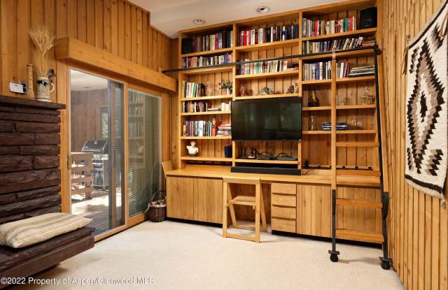 309 W North Street unit: B