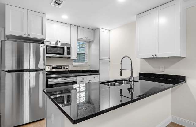 Photo of Crown Molding  Granite Kitchens********* Renovated 2 Bedroom 1.5 Bath********* Beautiful Townhome Living