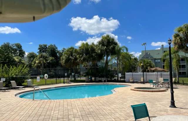 6136 Westgate Dr Apt 203