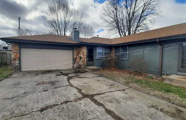 922 West Edgewood Street (New) - B - 922 West Edgewood Street, Springfield, MO 65807