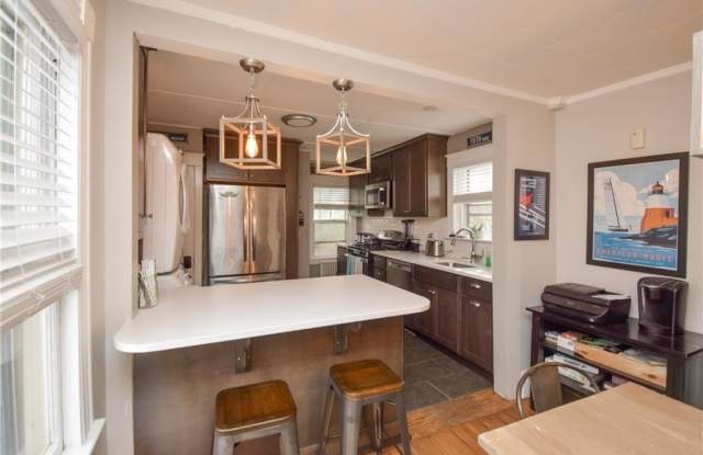 Photo of 16 Vaughan Avenue