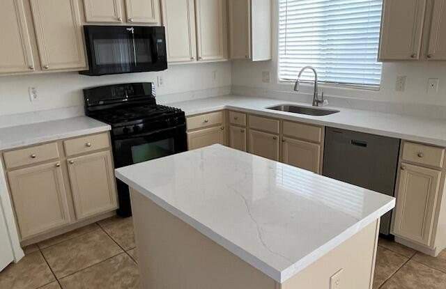 19525 N SANDALWOOD Drive