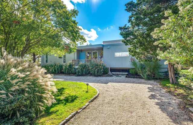 3 Meadow Way