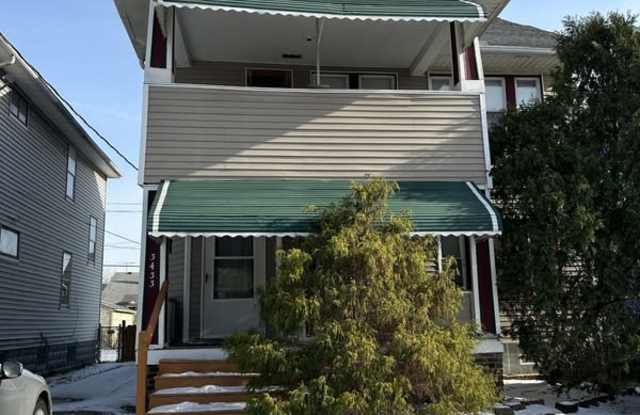 3433 West 95th Street - Upstairs