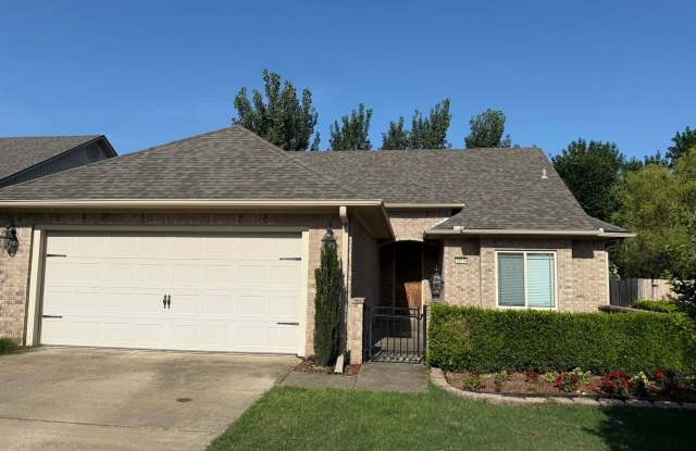 Beautiful 3 Bedroom and 2 Bathroom House