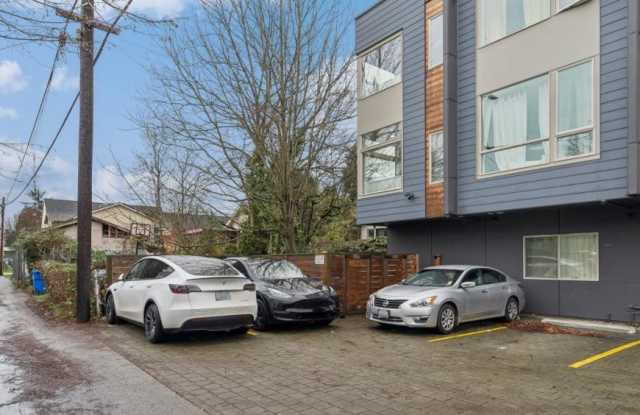 834 S. Cloverdale St. #C