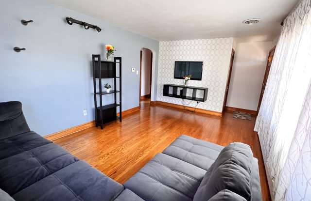 324 Woodland View Drive