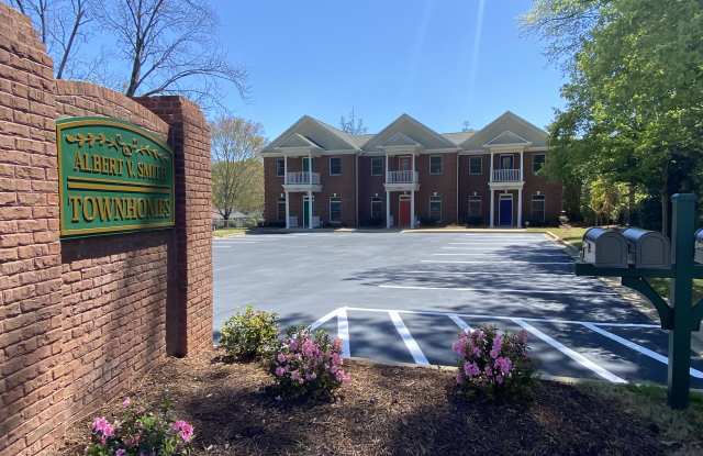 819 John B White Sr Blvd