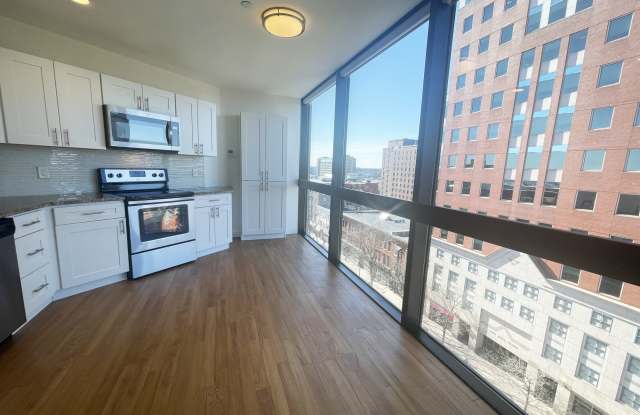 Red Oak at 875 Elm Street