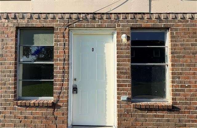 2908 DESTREHAN Avenue