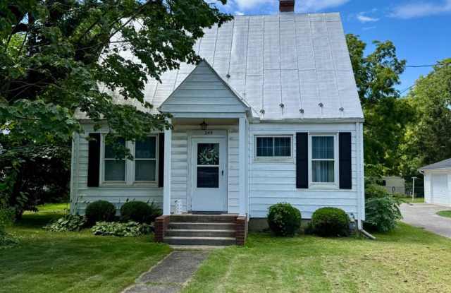 Single Family Home for Rent - Direct access to Purcell Park!