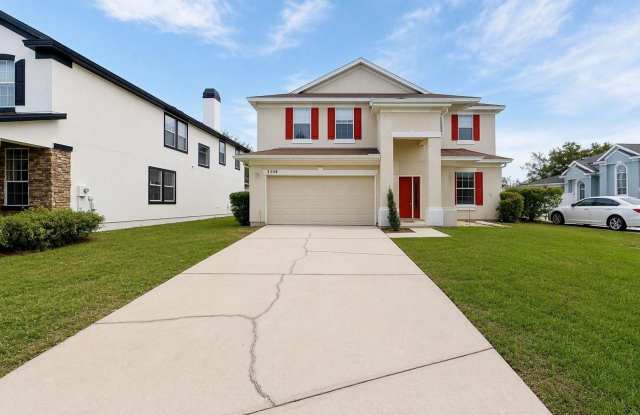 Room for Everyone in This Stunning 6-Bedroom Home!