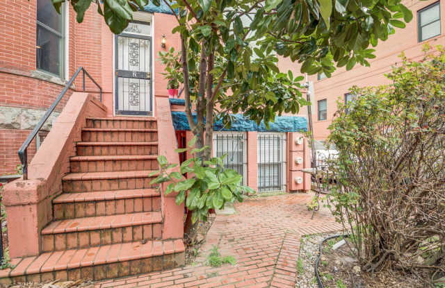 Photo of 116 12 Street NE