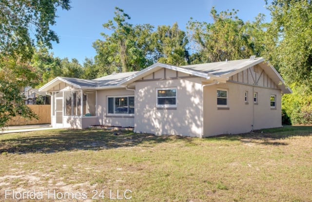 610 W Maud Street - 610 West Maud Street, Tavares, FL 32778