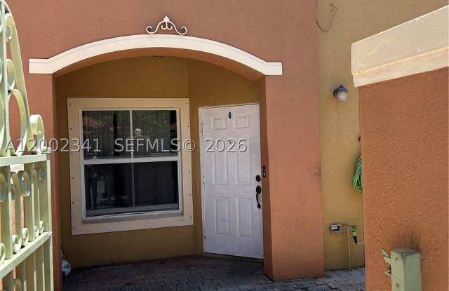 915 SW 143rd Ter
