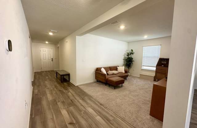 960 PANTHER LAKE Parkway