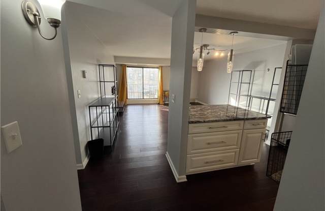 12500 Edgewater Drive