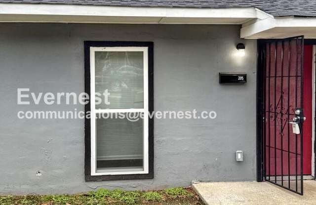 Photo of 205 9th Avenue West