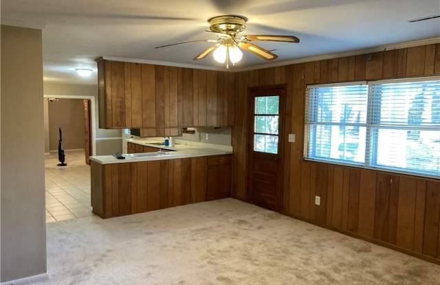 16 Ridgewood Parkway