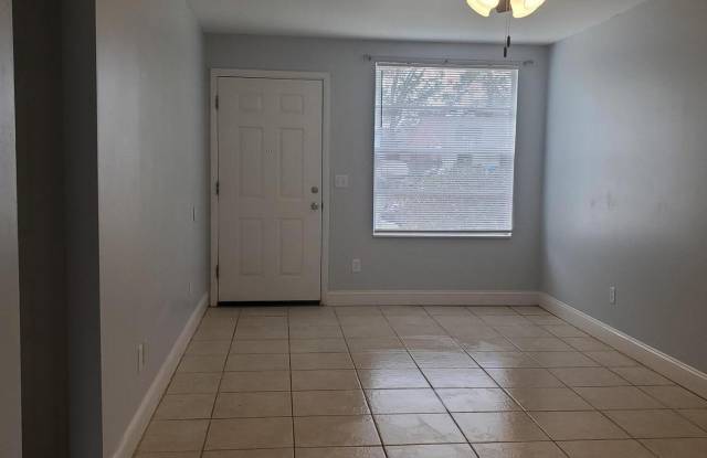 1325 SOLAR Circle unit: C