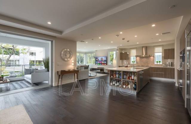 450 N. Palm Drive