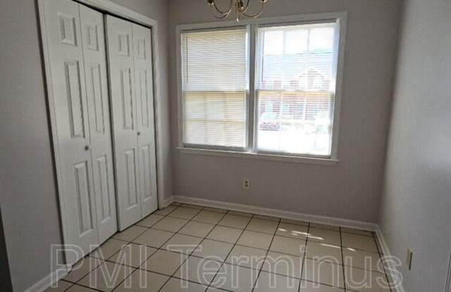 5227 Ridge Forest Dr