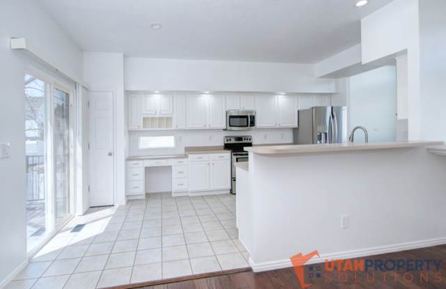 486 East Elizabeth Day Cove