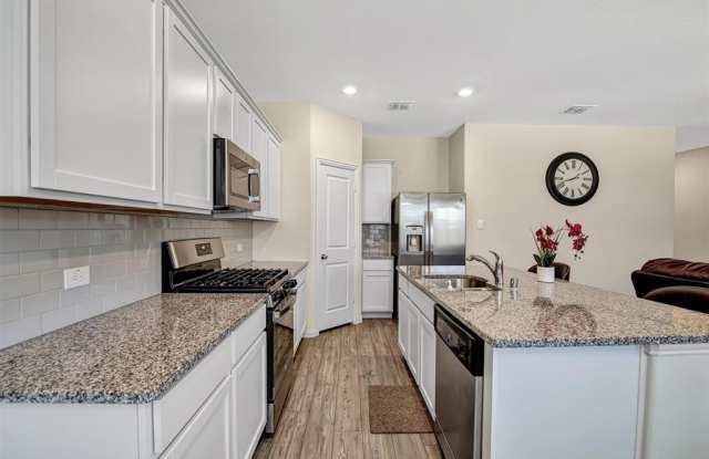 409 Hackberry Street