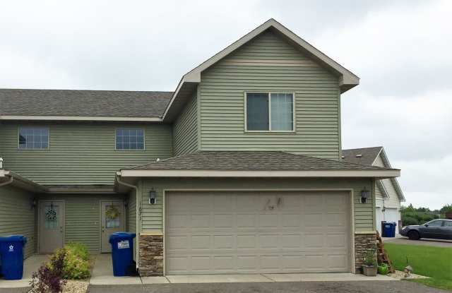 3 Bedroom Townhome on Peach Dr. in Sauk Rapids! - 1671 20th Avenue Northeast, Sauk Rapids, MN 56379