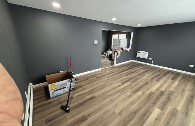 7305 South Kedzie Avenue