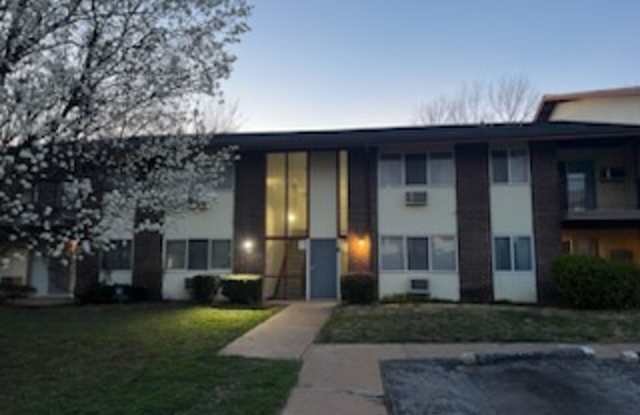 Photo of 1 Bed / 1 Bath – Updated 2nd Floor Apartment | Water, Sewer  Trash Included