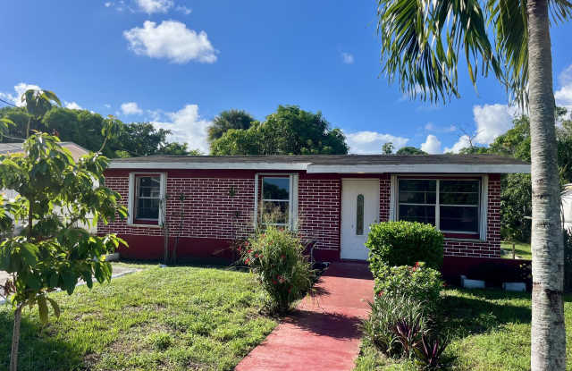 Photo of 725 W 9th Street