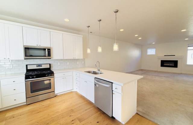 3883 Komenda Court