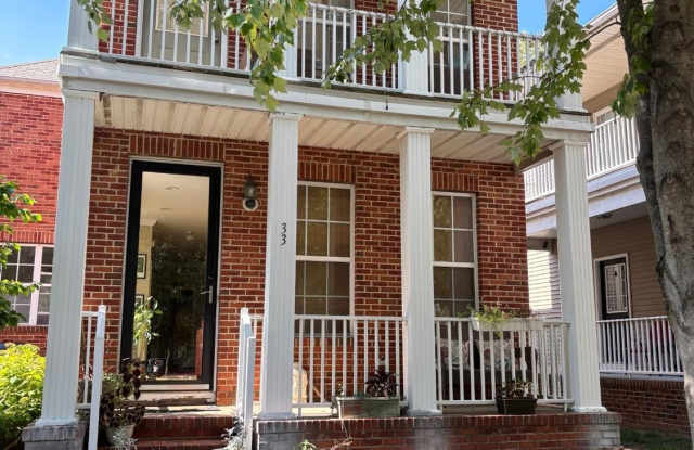 33 Central Square Park