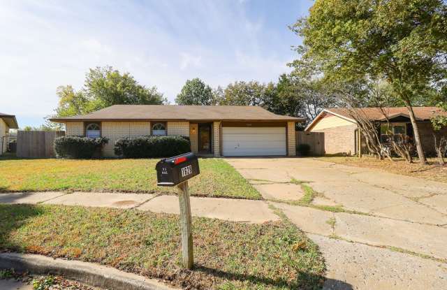 4 Bed | 2 Bath | Broken Arrow | October