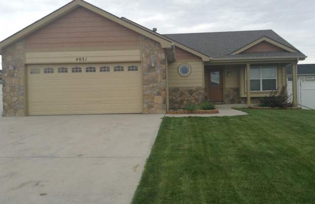 3 BEDROOM, 2 BATHROOM, SINGLE FAMILY SADDLE RIDGE HOME - 4031 Foster Avenue, Cheyenne, WY 82001