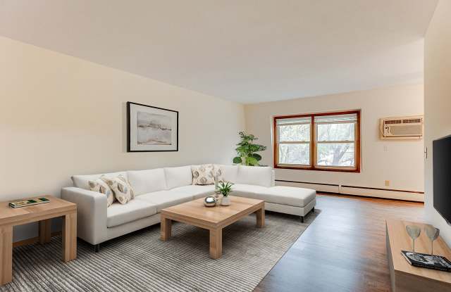 Cambridge Court Apartments