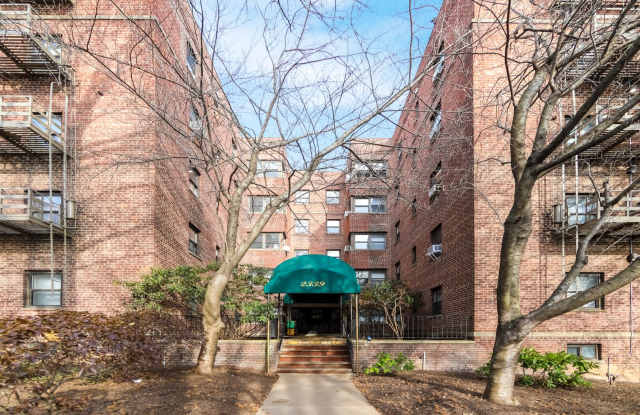 Photo of 2339 Hudson