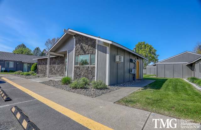 North Trace Village Apartments