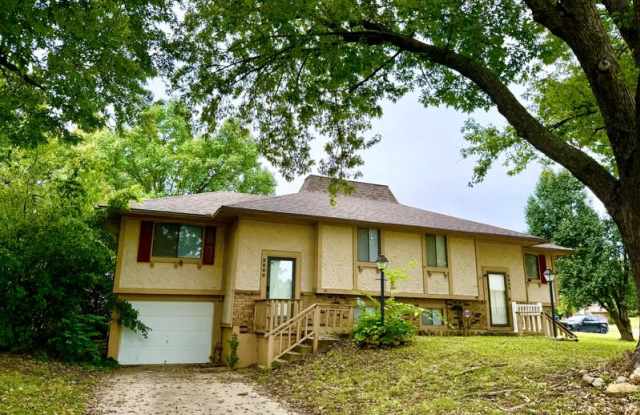 2800 N 81st Ter